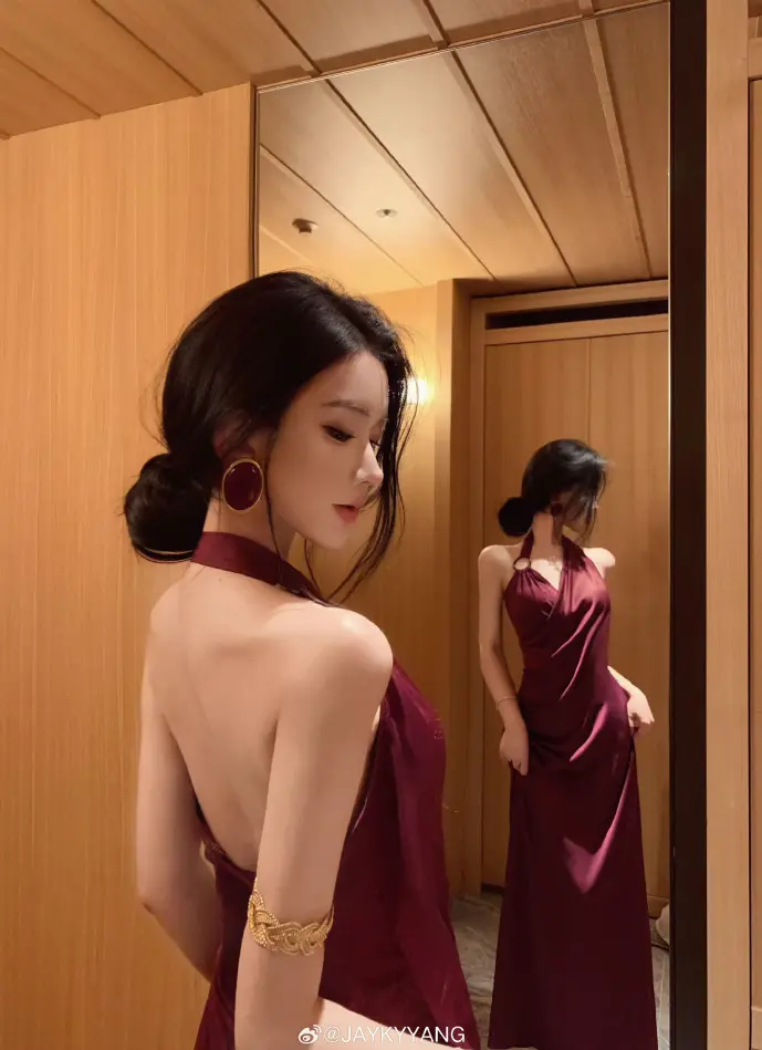 QQ月活数据趋势